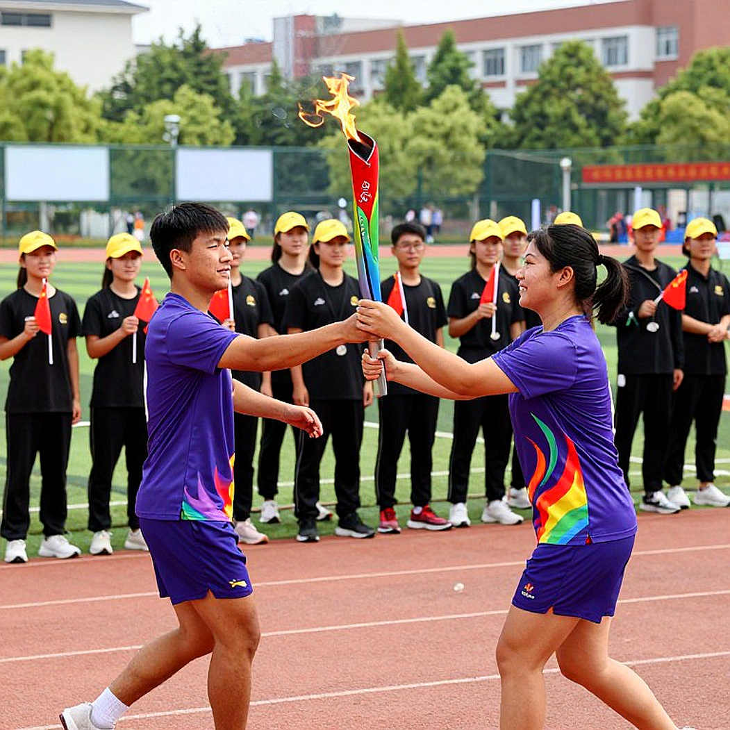 Phía sau bảng xếp hạng V.League: cuộc đua thể lực đang bào mòn kỹ thuật trẻ