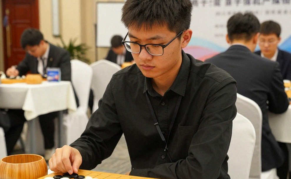 Carlsen ở tuổi 35: ván cờ ngắn lại, khoảng cách dài ra